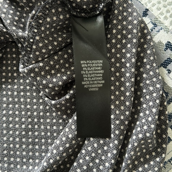 ADRIANNA PAPELL PRINTED 3/4 PLEATED SLEEVE BLOUSE - Picture 9 of 9